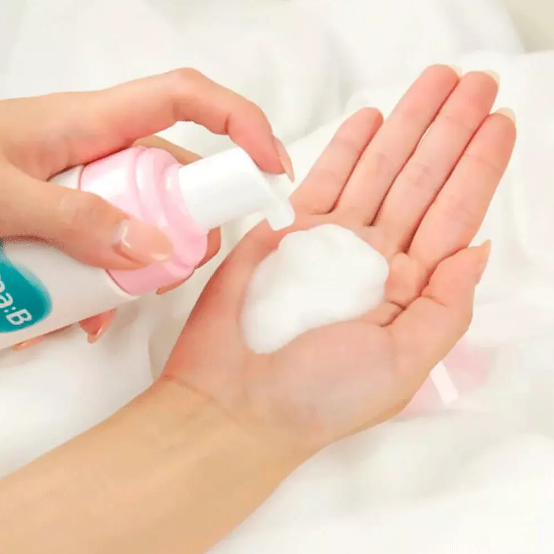 Derma B Mild Feminine Foaming Wash 1